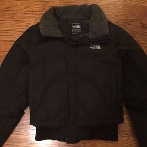 Black north face women’s puffer jacket
